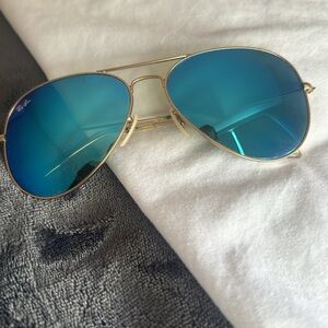 Woman’s Ray ban blue gold aviators sunglasses (used)